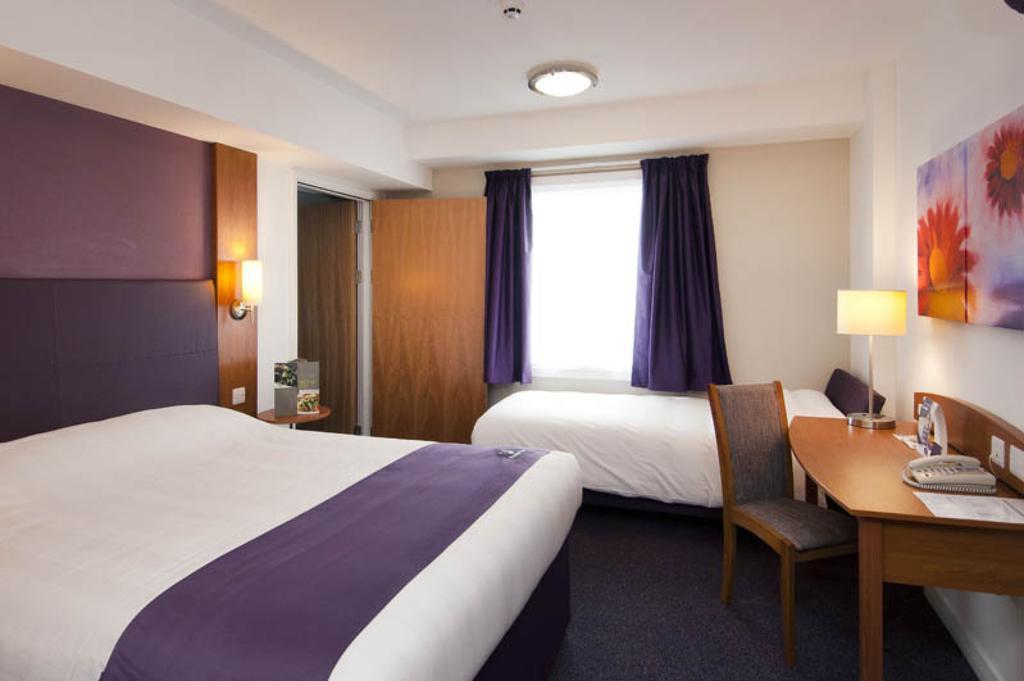 Premier Inn Reading Central Pokoj fotografie