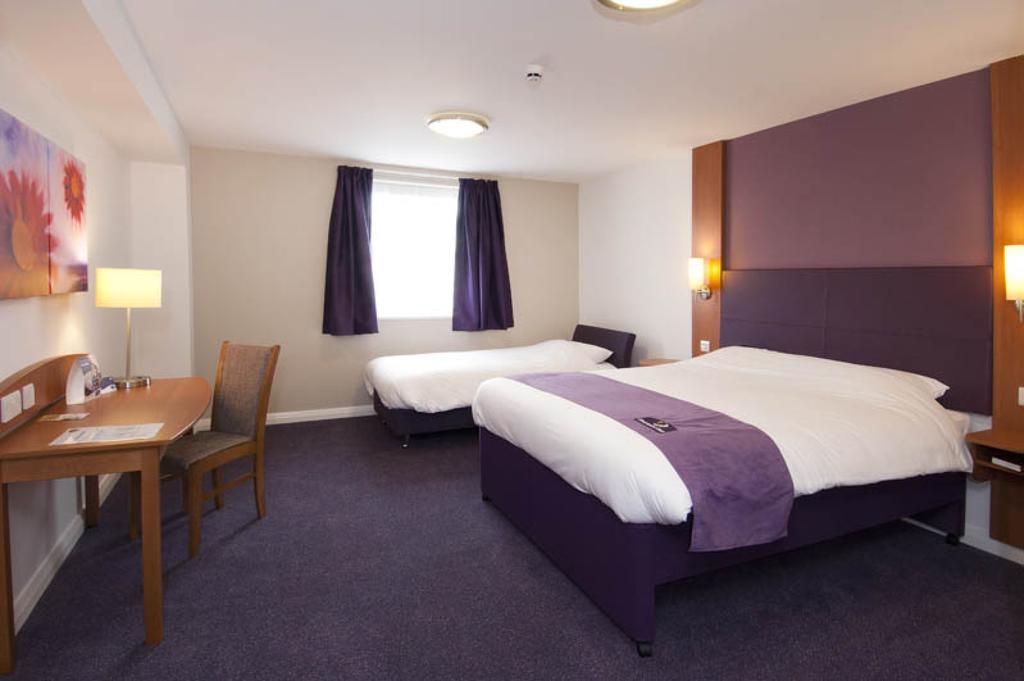 Premier Inn Reading Central Pokoj fotografie