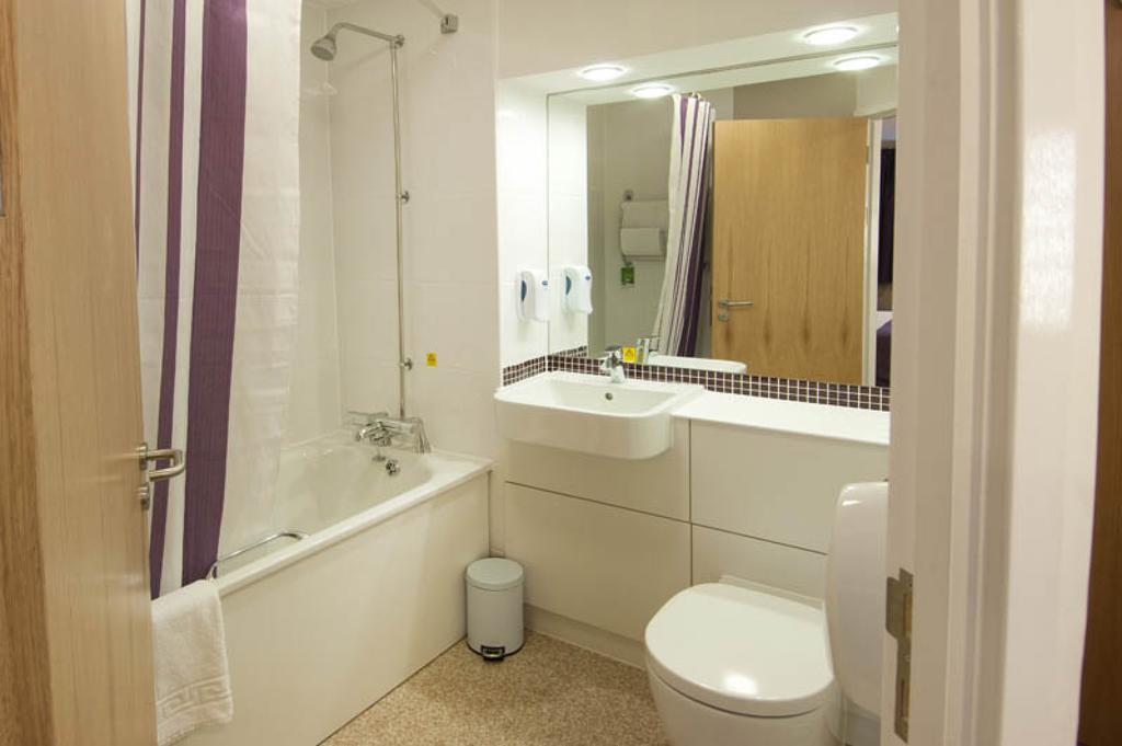 Premier Inn Reading Central Pokoj fotografie